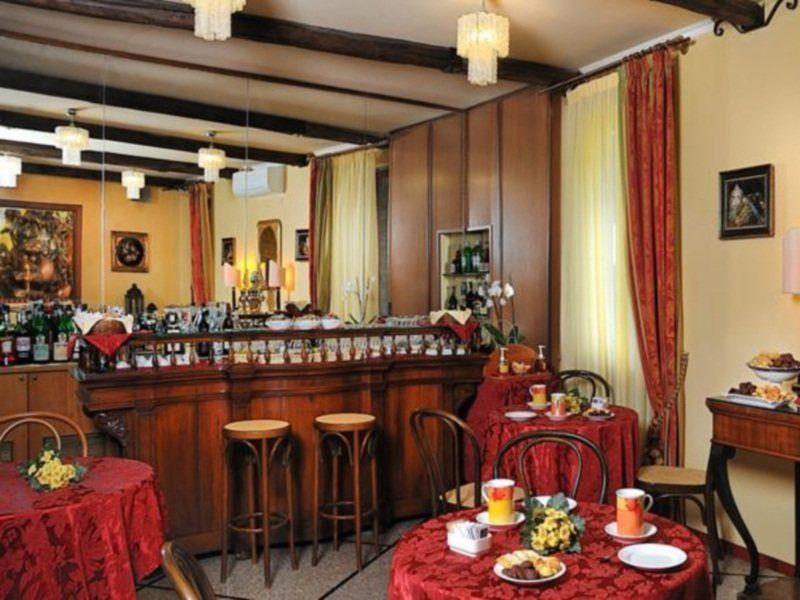 Hotel Bonconte Urbino Esterno foto