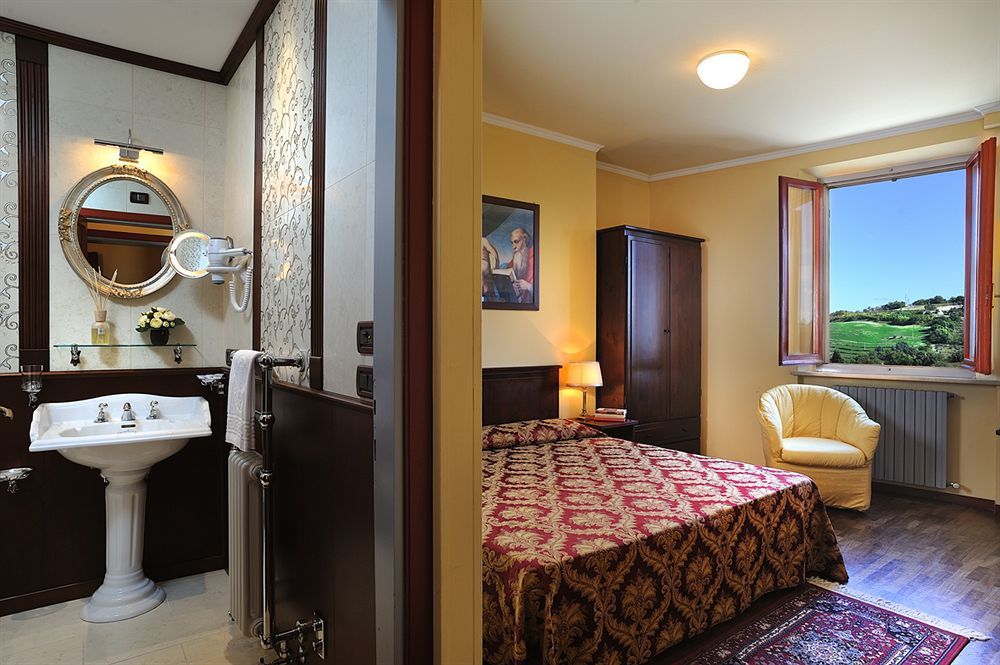 Hotel Bonconte Urbino Esterno foto