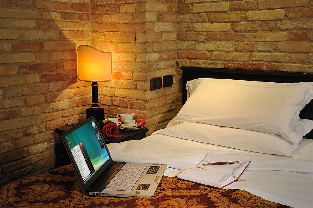 Hotel Bonconte Urbino Esterno foto
