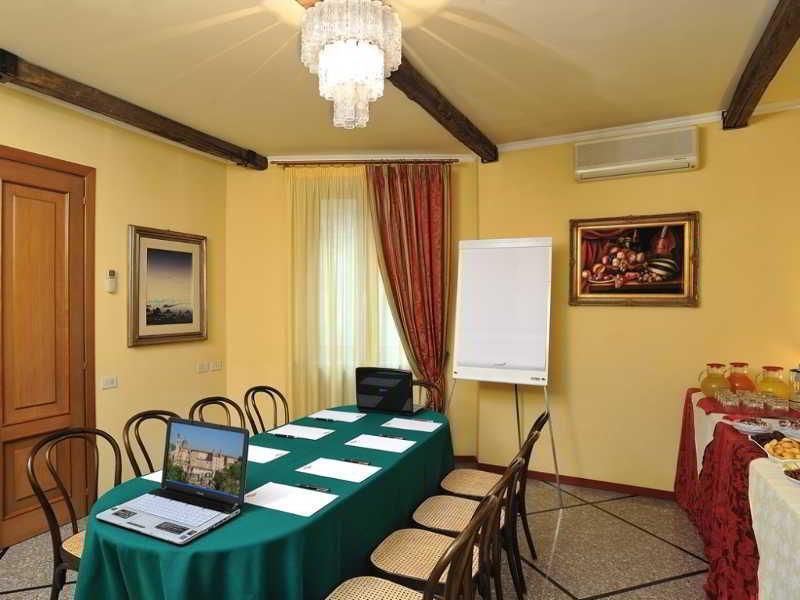 Hotel Bonconte Urbino Esterno foto