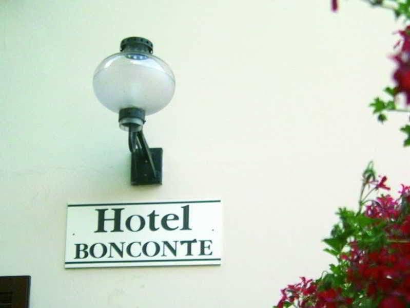 Hotel Bonconte Urbino Esterno foto