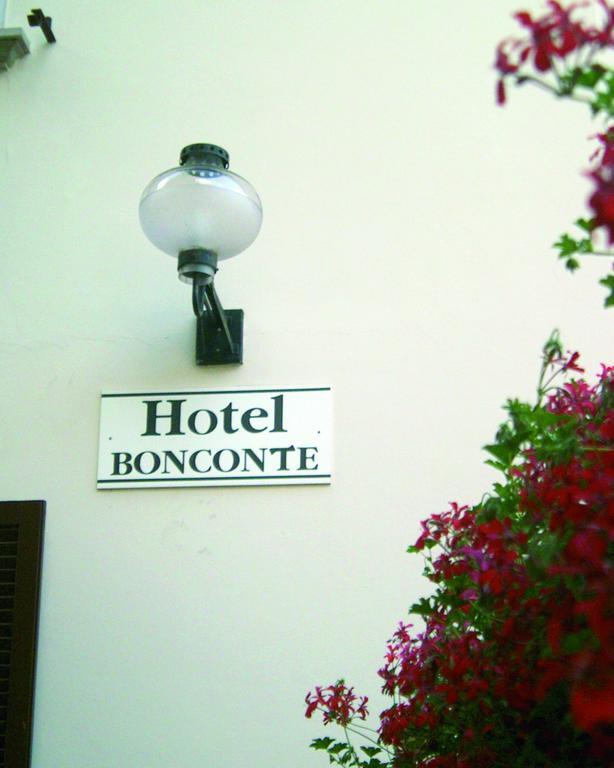 Hotel Bonconte Urbino Esterno foto
