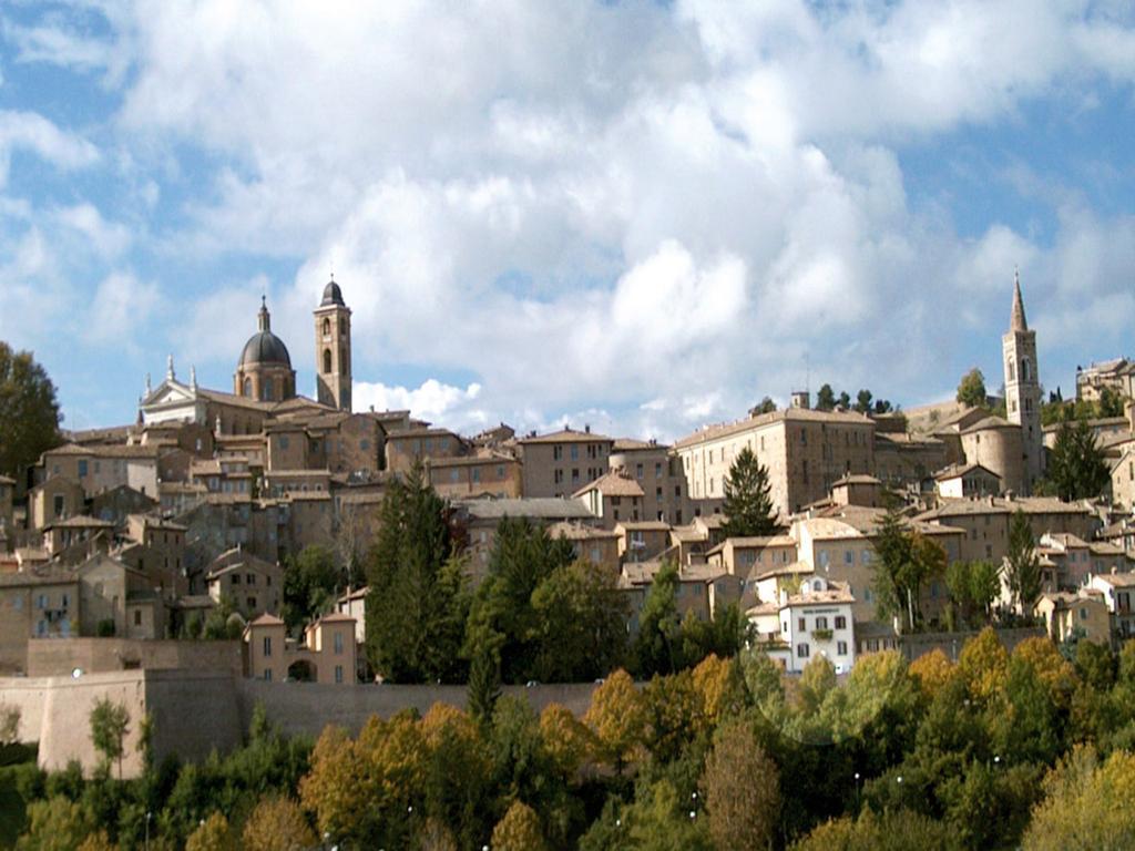 Hotel Bonconte Urbino Esterno foto